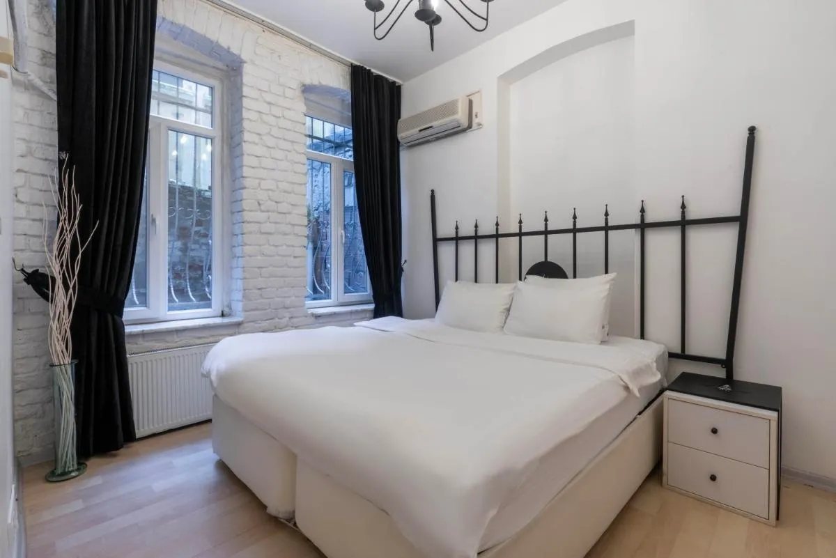 Image 1 of 5 Apartment Galata