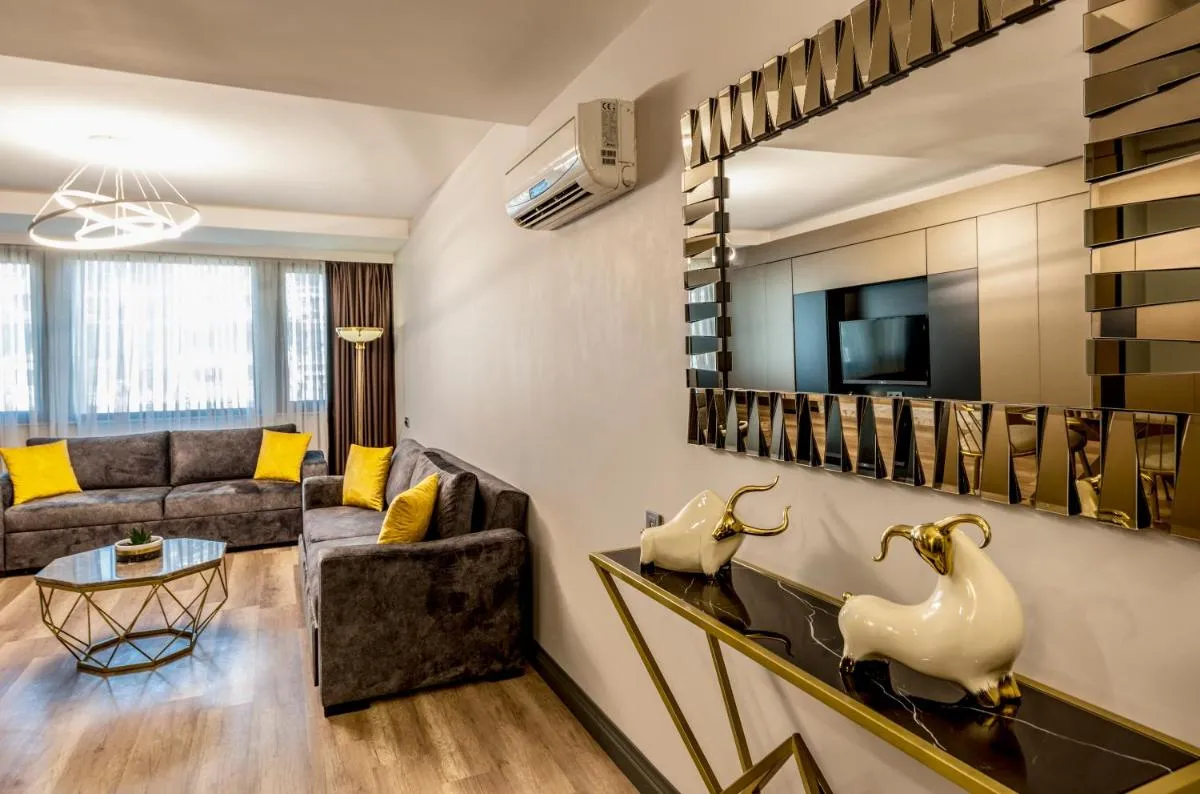 Image 4 of A Palace Suites