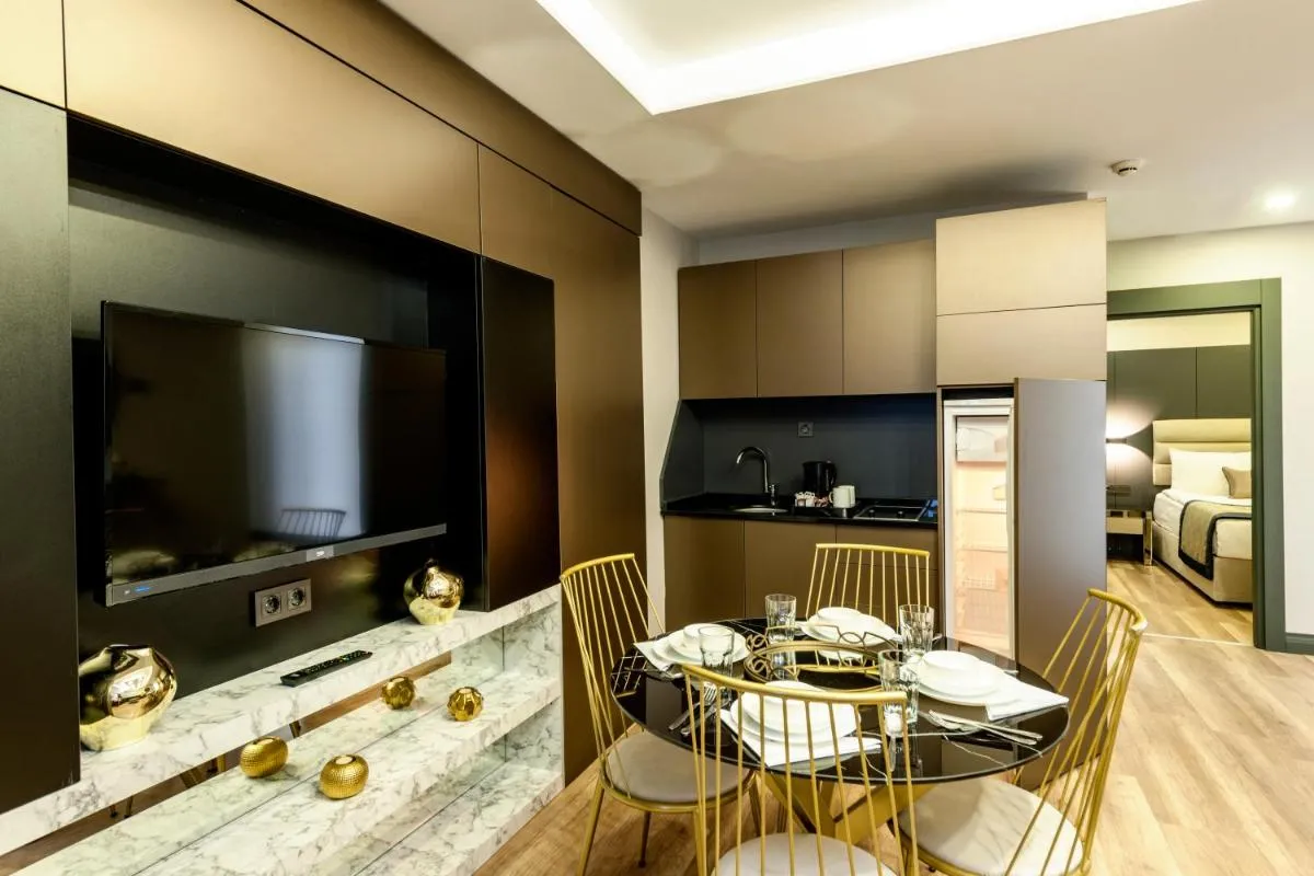 Image 2 of A Palace Suites