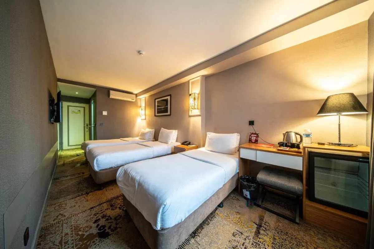Image 4 of All Seasons Hotel