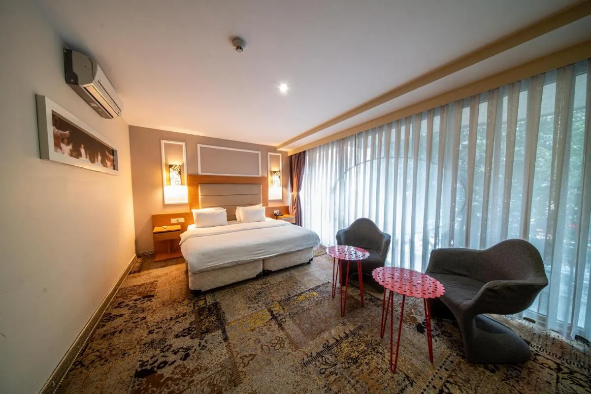 Image 3 of All Seasons Hotel