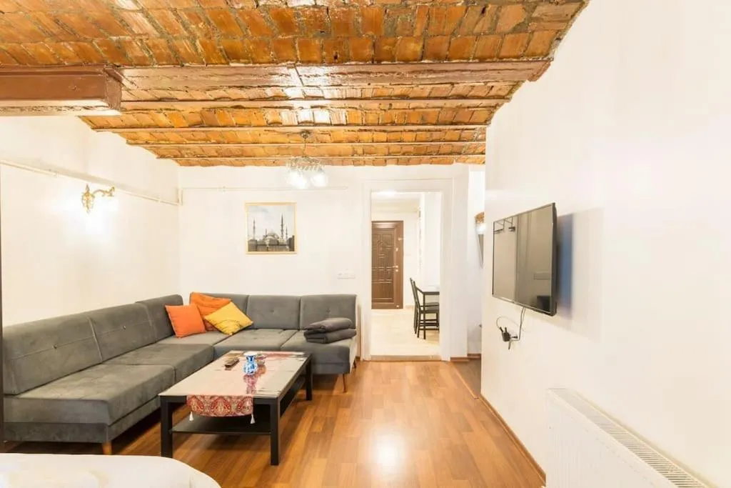 Image 4 of Beautiful 1 Br Apt. w/AC 400 meters Taksim Square