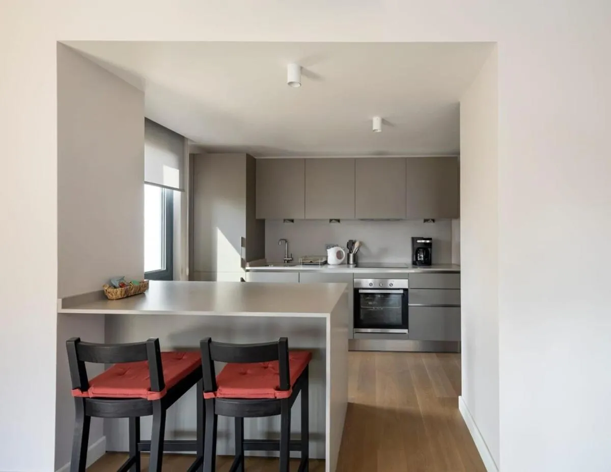 Image 3 of Beautiful Airy Duplex 2bd25bath Central Gem #172
