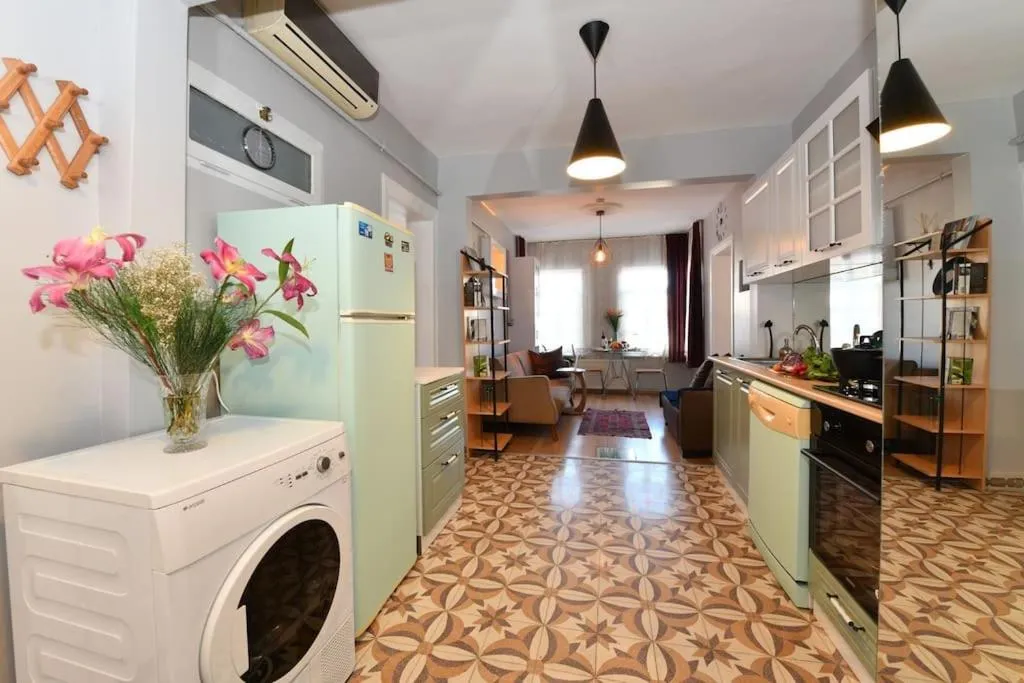 Image 4 of Beautiful Historical Flat in Beyoglu