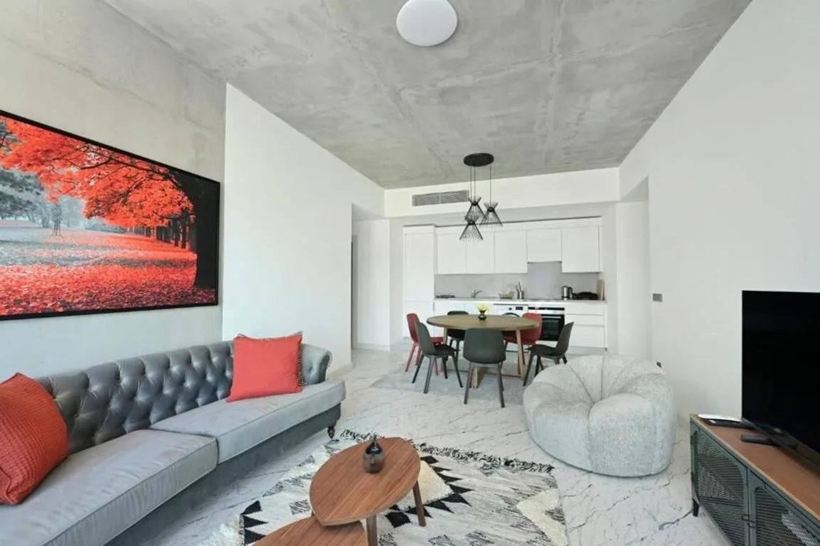 Image of Bright Lovely Modern 2bd25 Condo Poolgym! #220