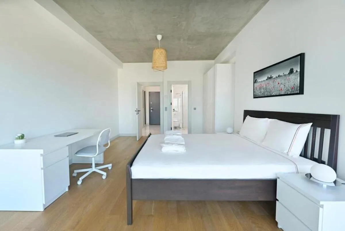 Image 1 of Bright Lovely Modern 2bd25 Condo Poolgym! #220