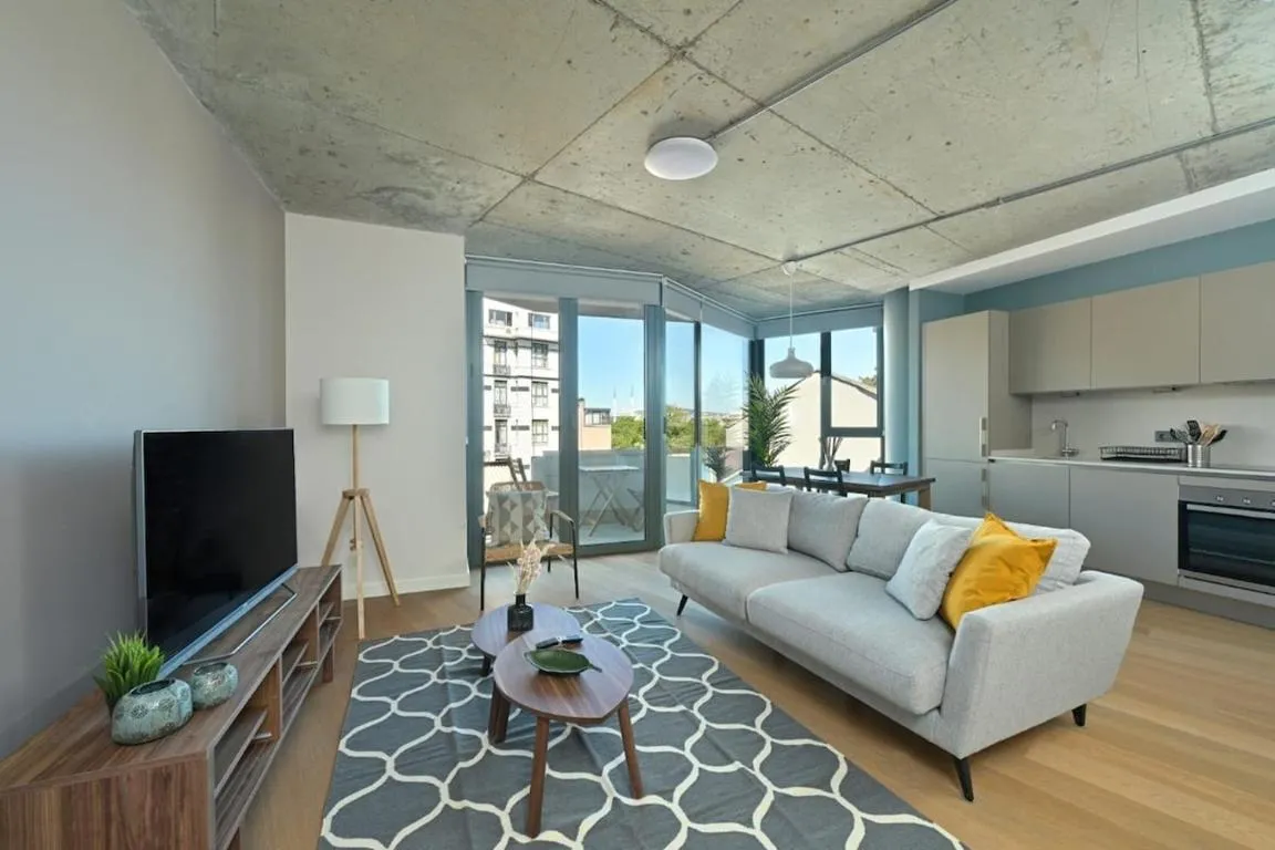 Image of Bright Modern 1bd Cool New Scenic Balcony! #185
