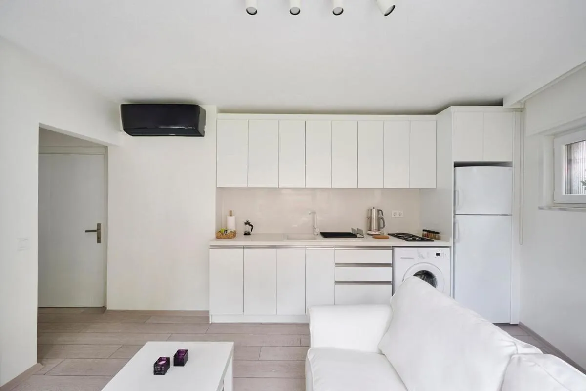 Image 2 of Bright Modern New 1bed1bath Hidden Gem Bebek! #78