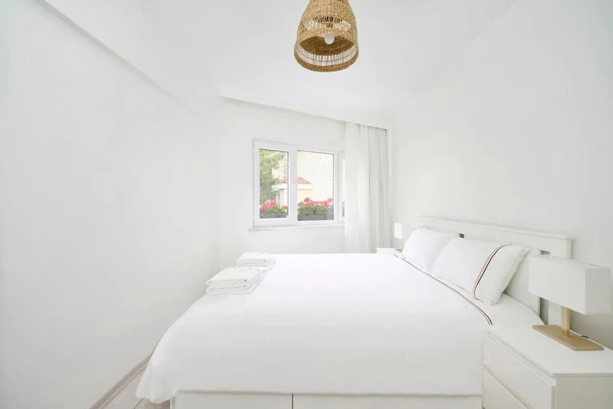 Image 1 of Bright Modern New 1bed1bath Hidden Gem Bebek! #78