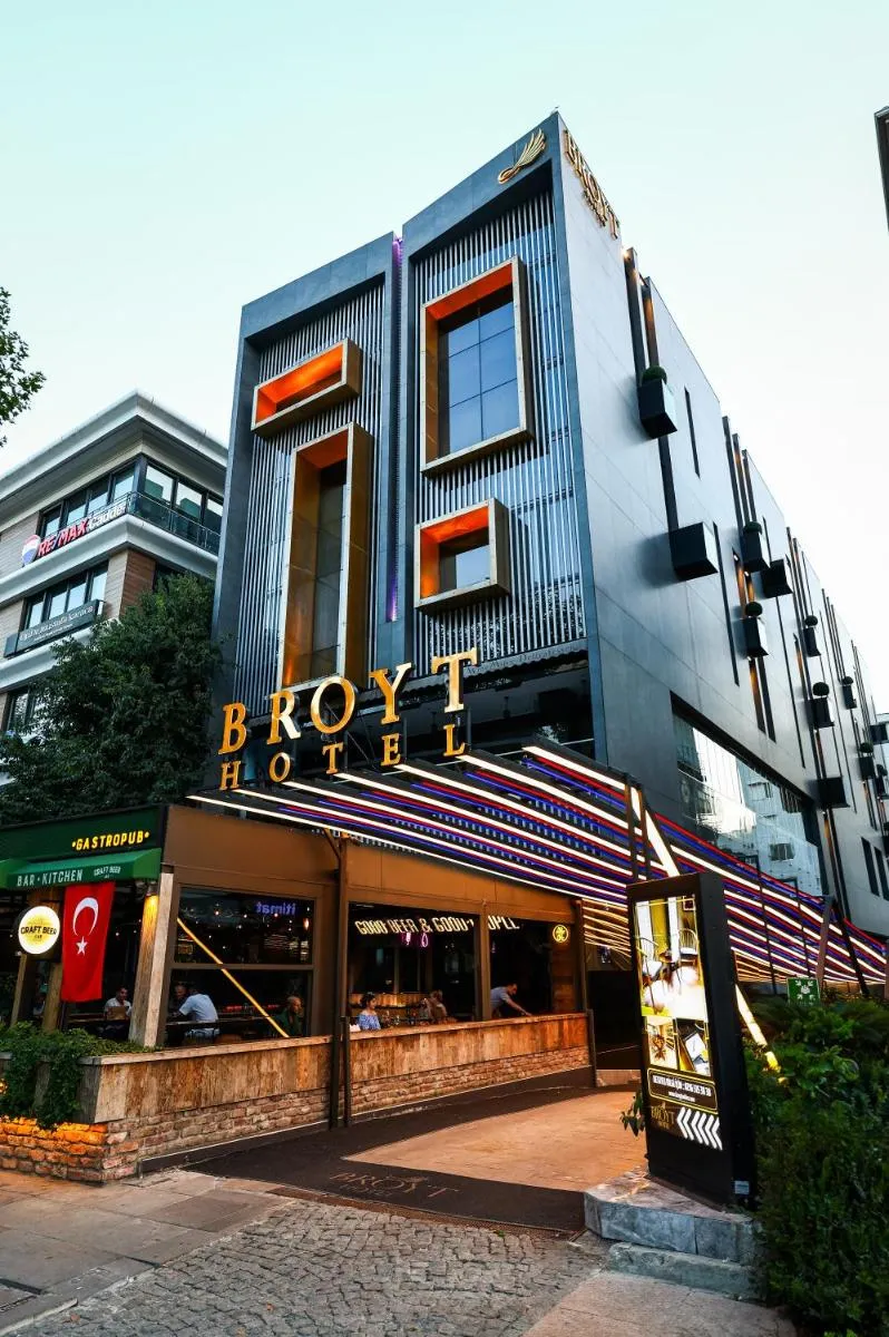 Image 3 of Broyt Hotel