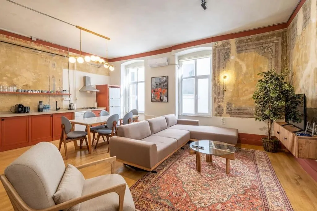 Image 1 of Casas Con Fresco – Premium Huge Apts in Premium Location
