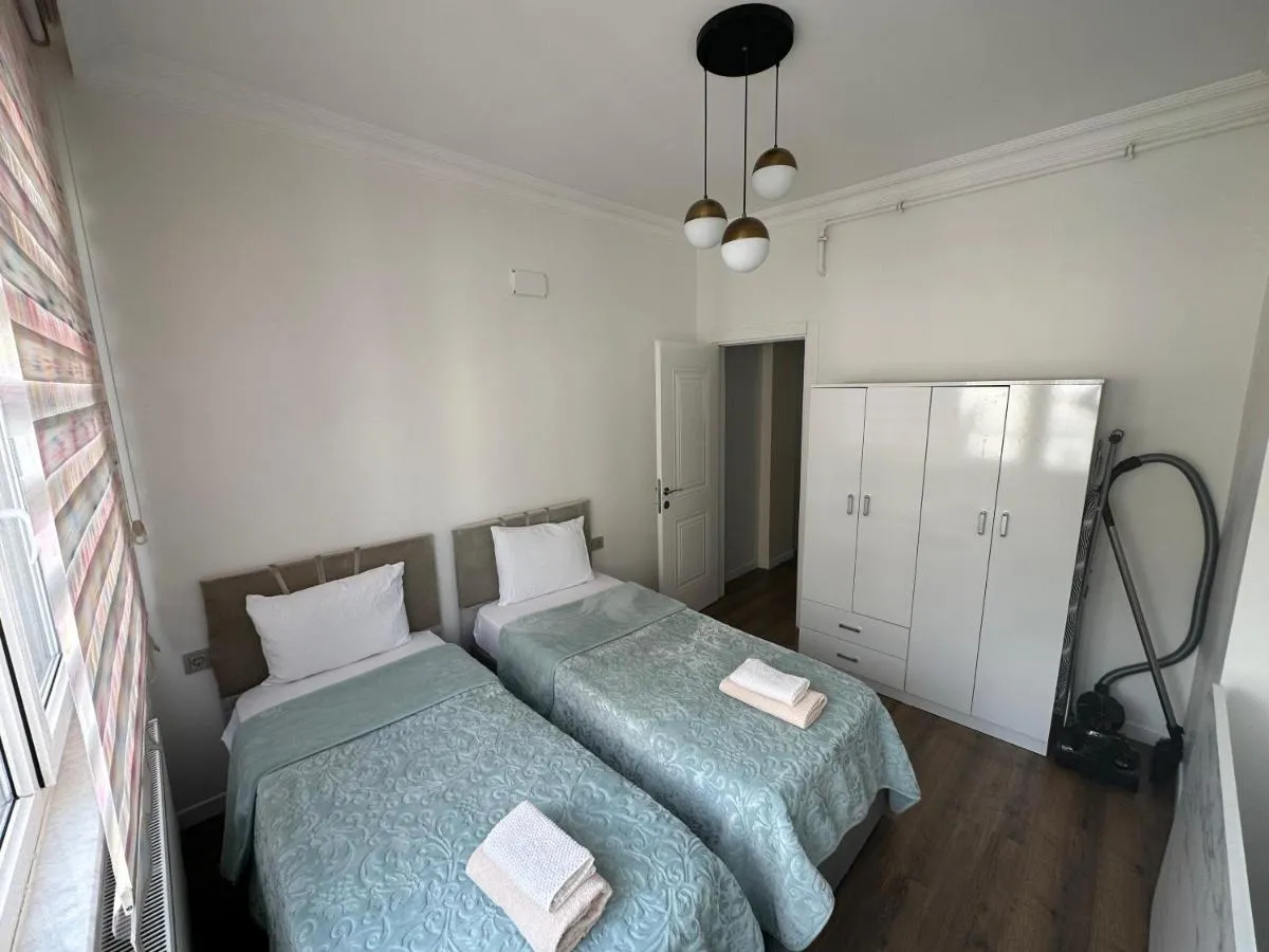 Image 6 of Center of city in Beşiktaş 2 plus 1 with 2 Bathroom and 3 Air Conditioner