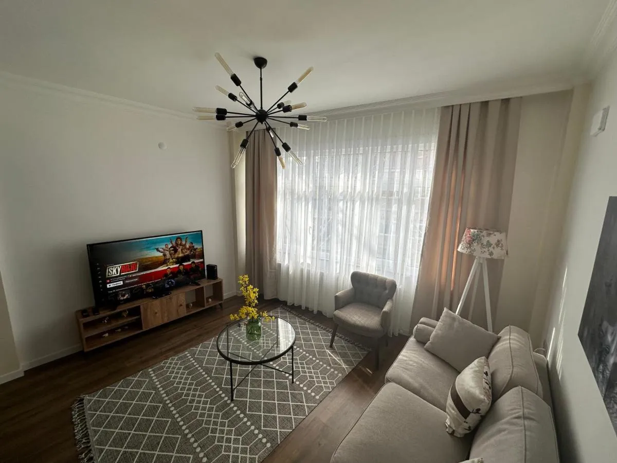 Image 4 of Center of city in Beşiktaş 2 plus 1 with 2 Bathroom and 3 Air Conditioner