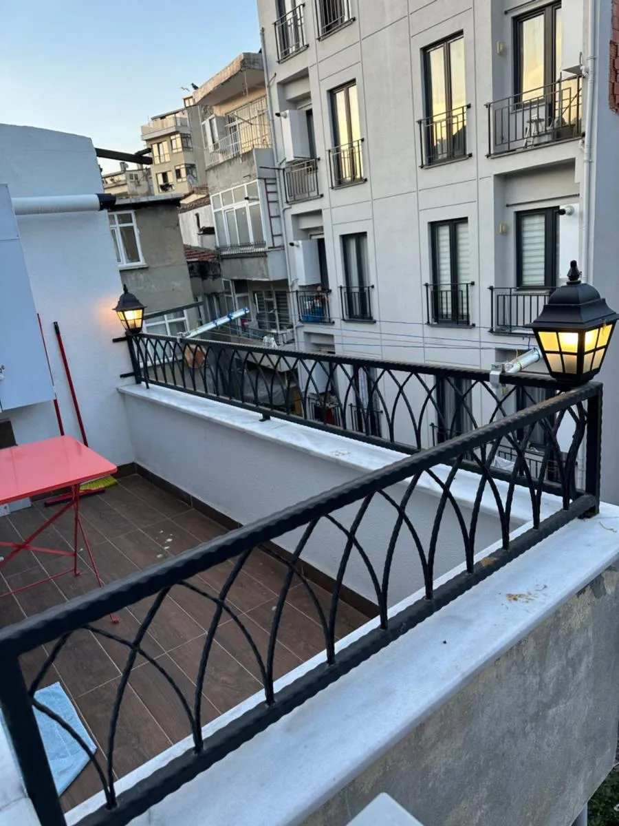 Image 2 of Center of city in Beşiktaş 2 plus 1 with 2 Bathroom and 3 Air Conditioner