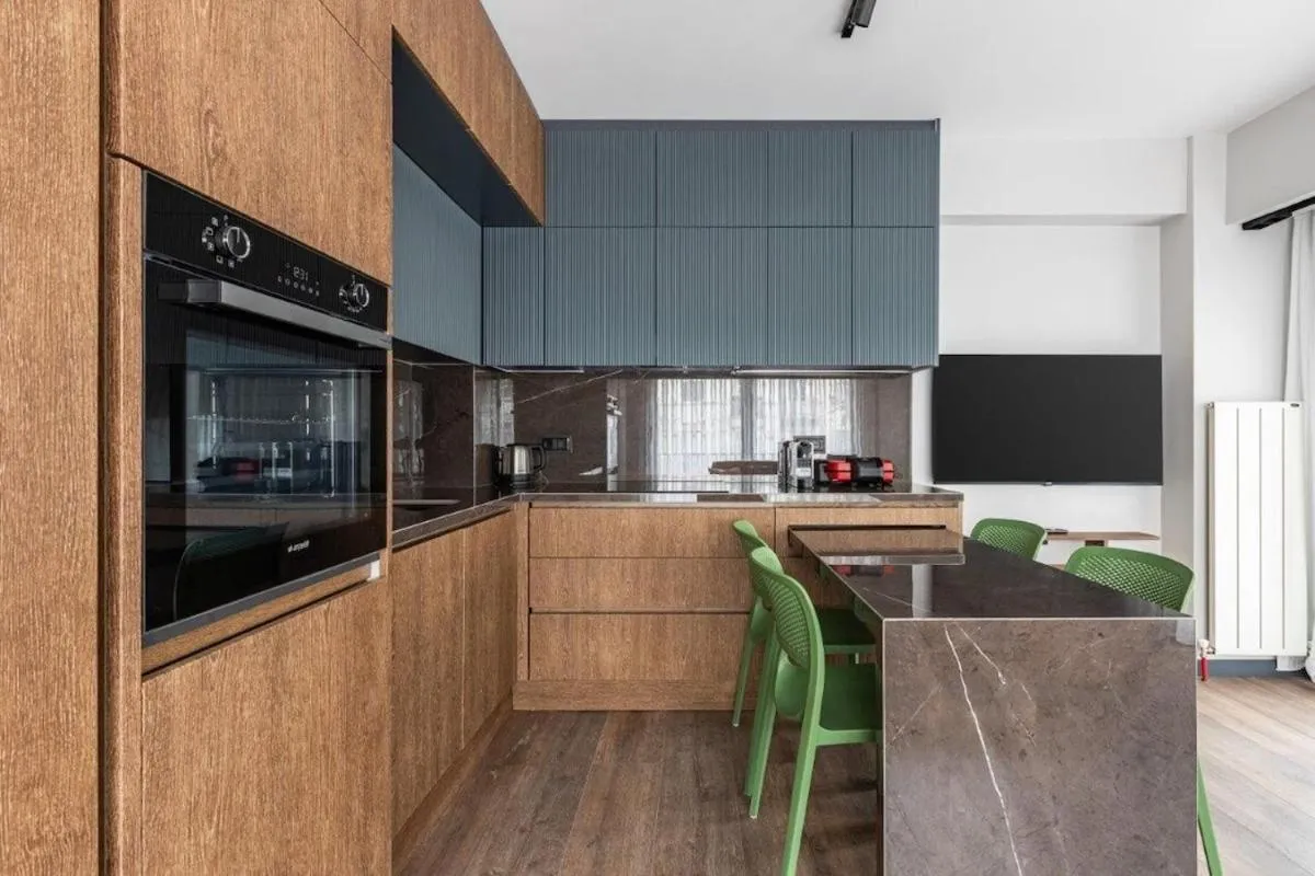 Image 3 of Charming Bright 1bd Modern Pad Wparking #337