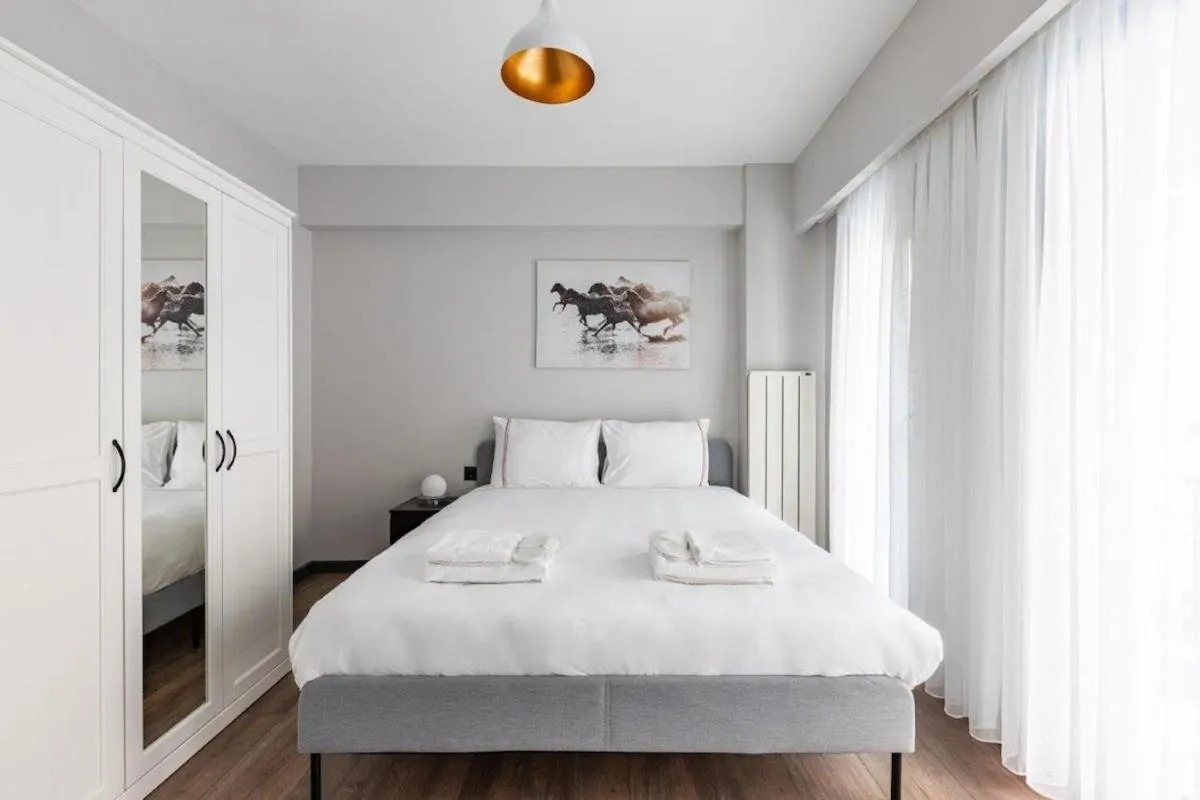 Image 1 of Charming Bright 1bd Modern Pad Wparking #337