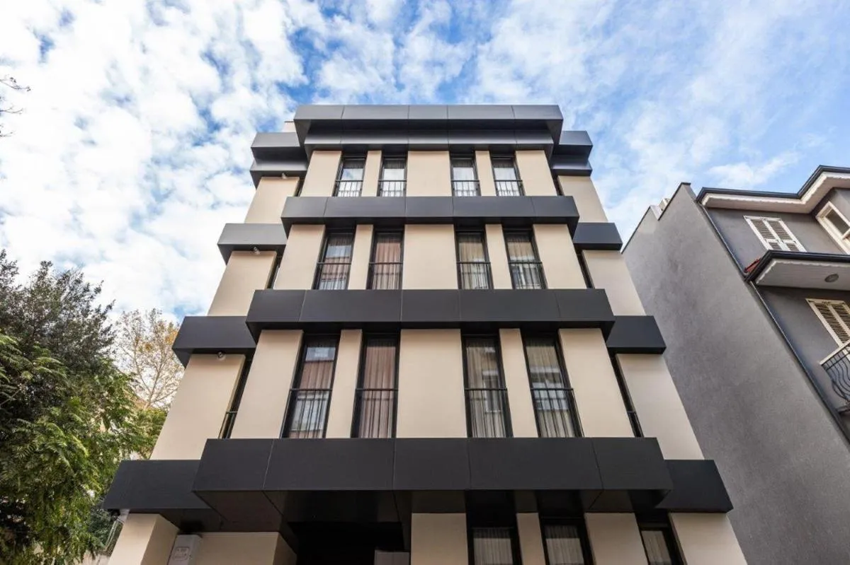 Image 5 of Charming Bright 1bd Modern Pad Wparking #337