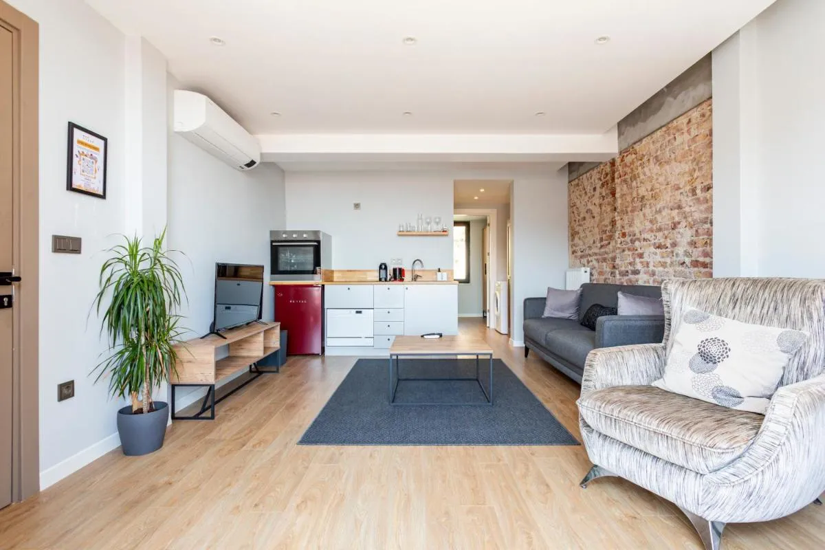 Image 2 of Comfortable apartment with private terrace