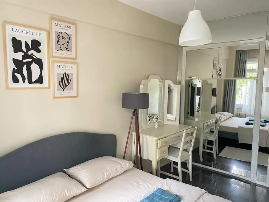 Image 1 of Comfy – spacious flat on the Kadıköy seaside