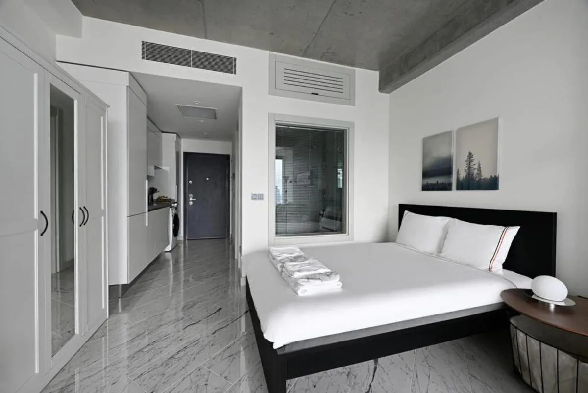 Image 1 of Cool Bright Studio W Parking Poolviews! #238