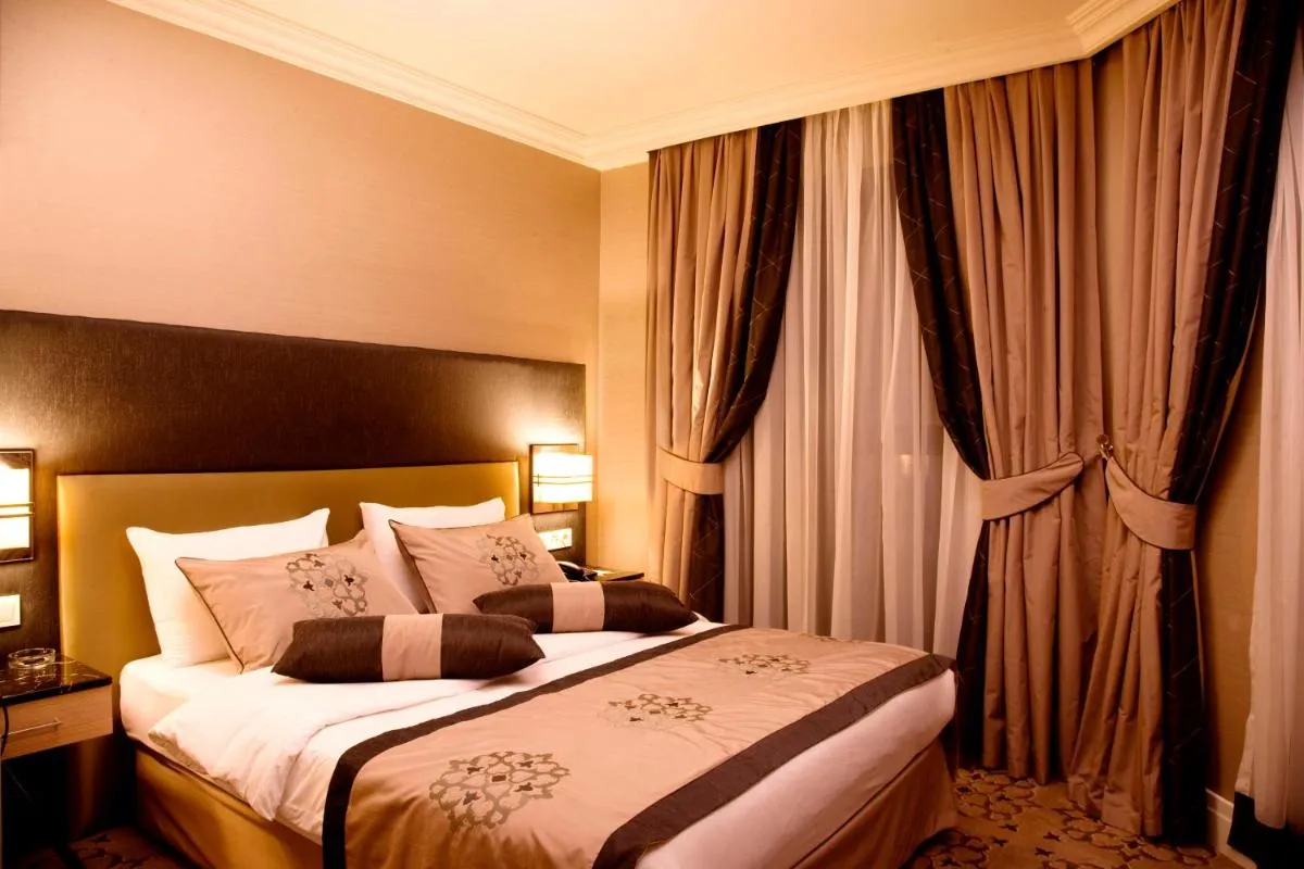 Image 1 of Darkhill Hotel