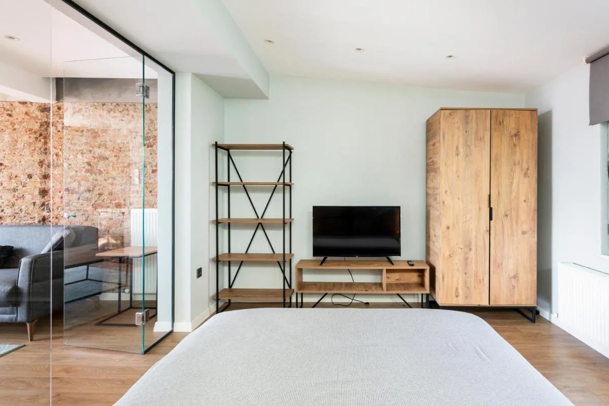 Image 4 of Decent apartment with a magnificent terrace , view