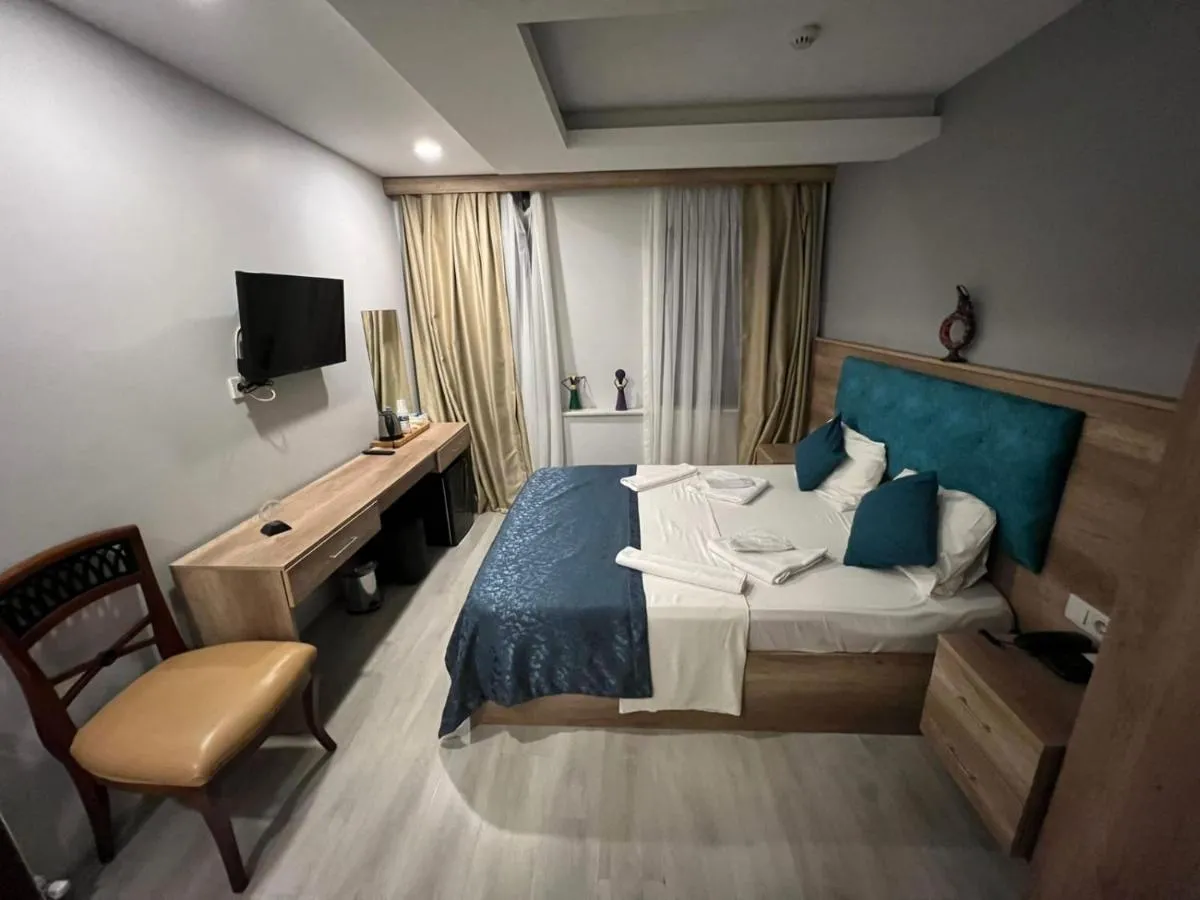 Image 2 of Destinia Pera Suites