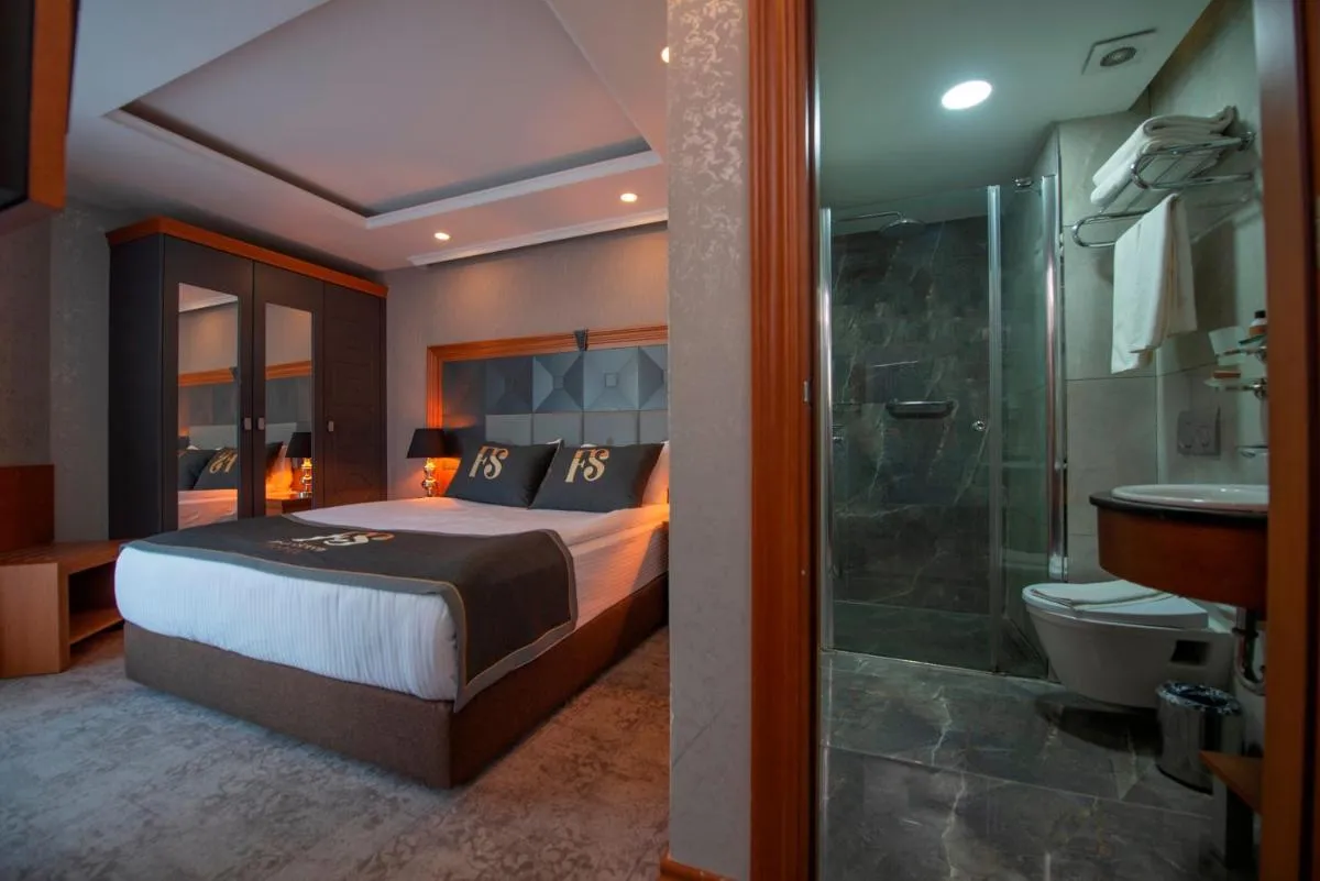 Image 2 of FOUR SEVEN HOTEL