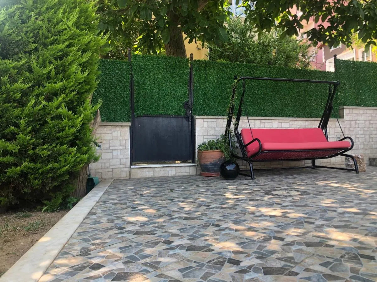 Image 3 of Garden House