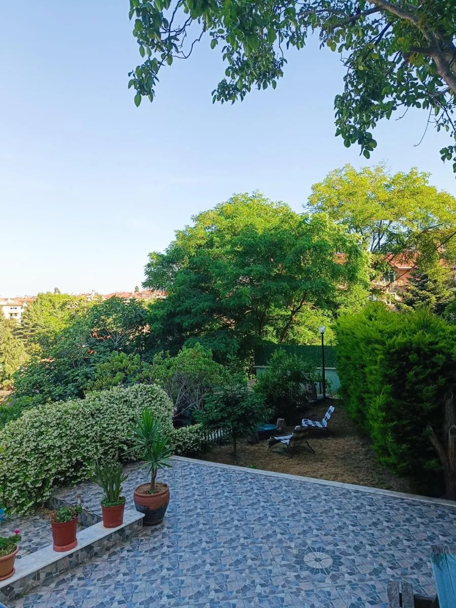 Image 5 of Garden House