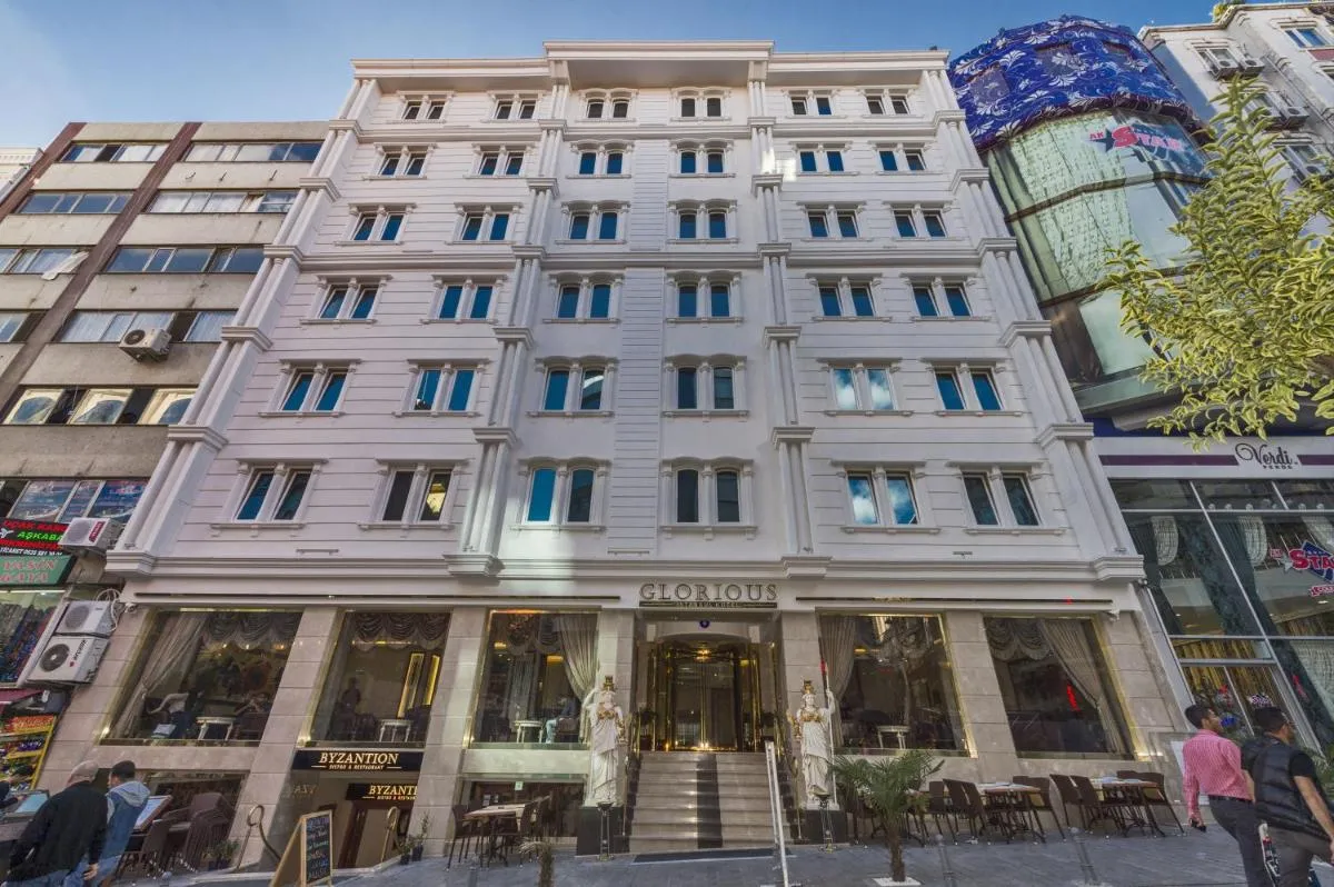 Image 4 of Glorious Hotel