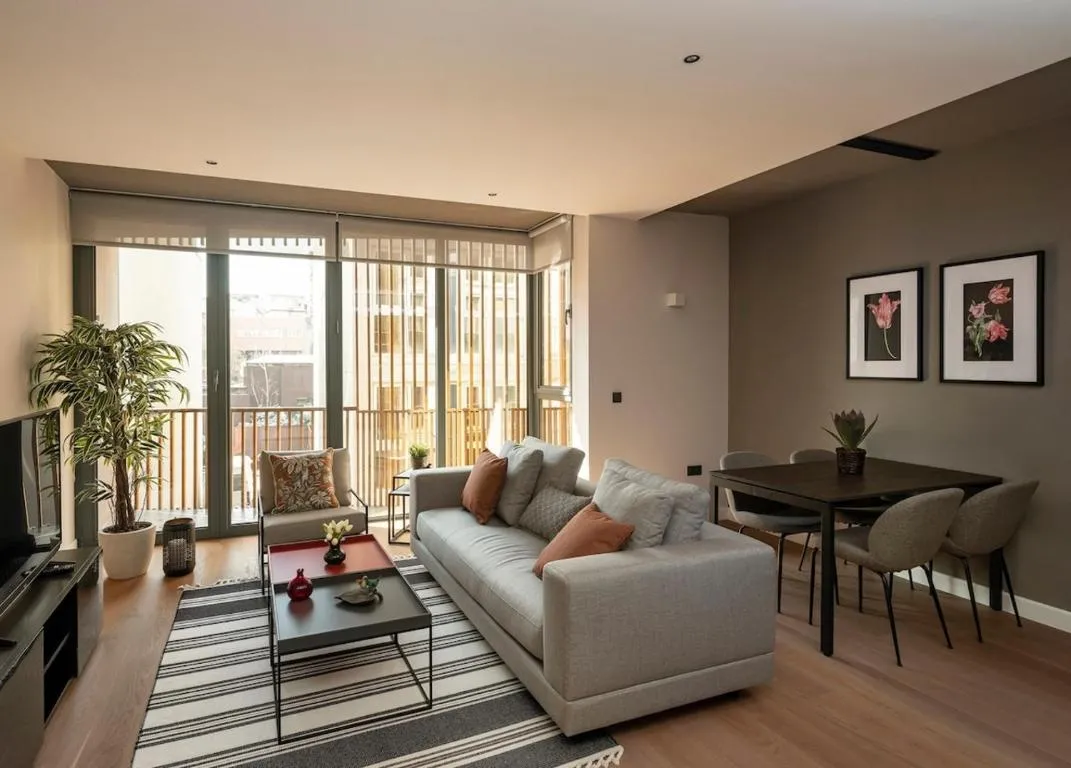 Image of Gorgeous Bright Modern 2bed2bath Home! #69