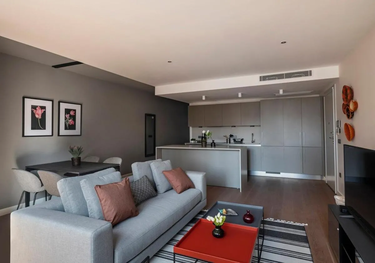 Image 2 of Gorgeous Bright Modern 2bed2bath Home! #69
