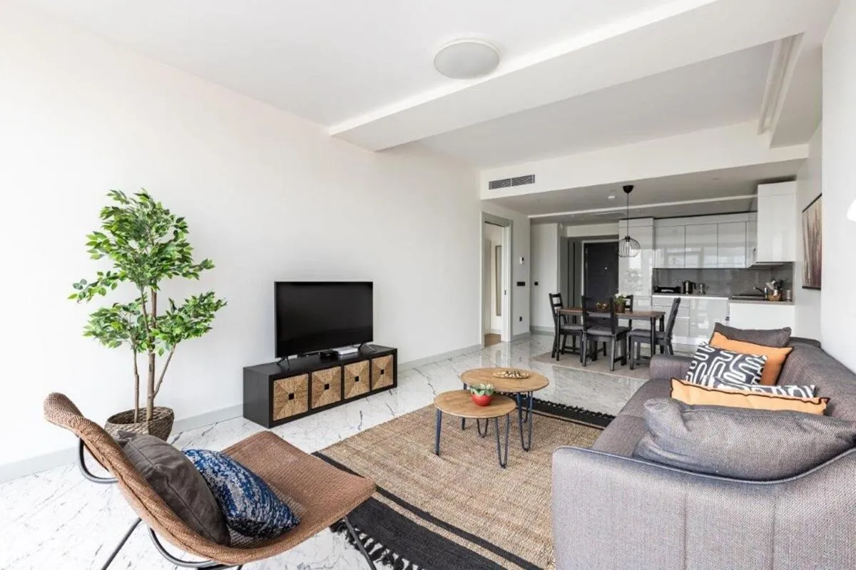 Image 4 of Gorgeous Modern 1bd Condo Views W Poolgym! #255