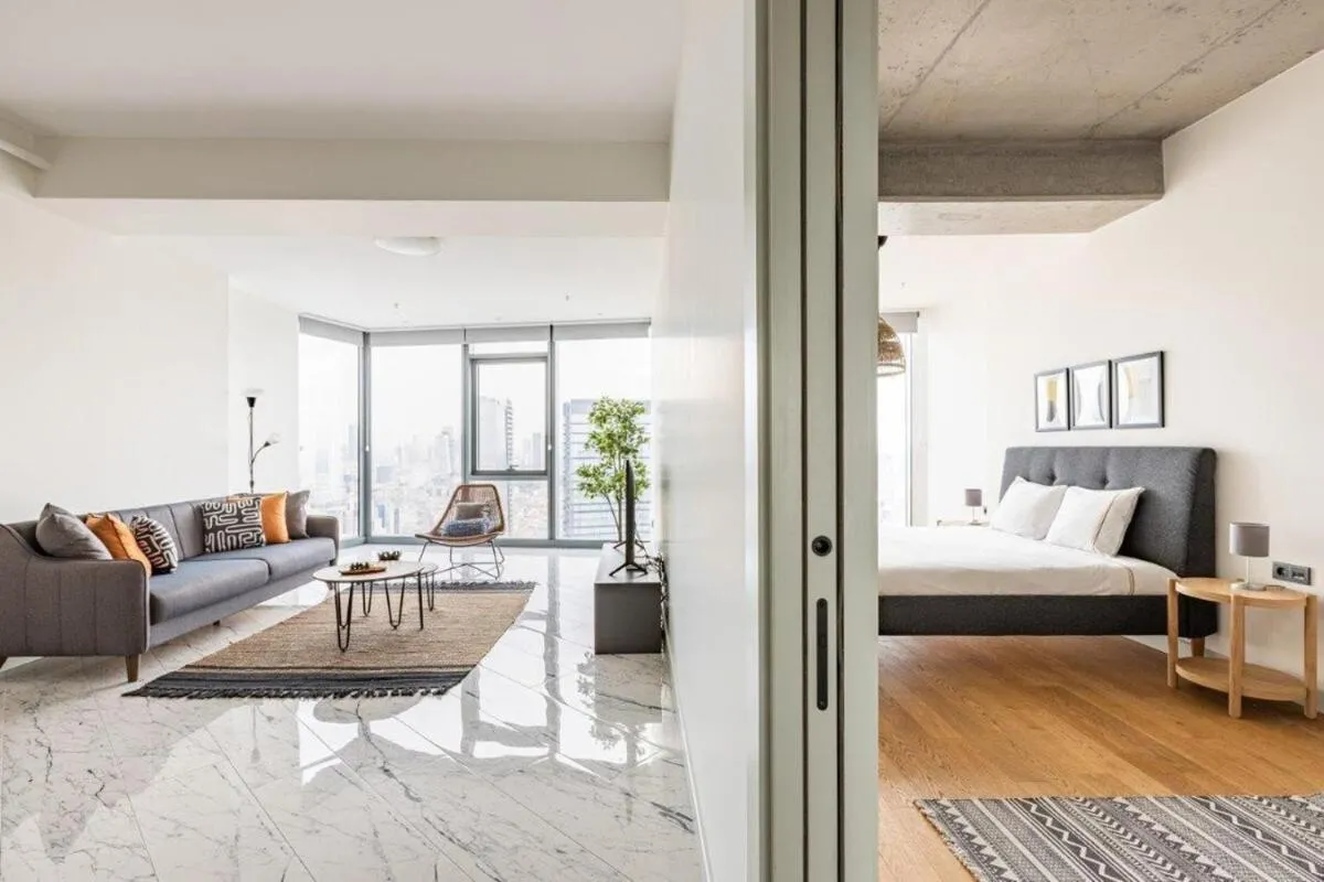 Image 1 of Gorgeous Modern 1bd Condo Views W Poolgym! #255