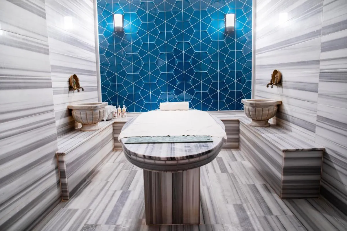 Image 1 of Grand Aras Hotel & Suites
