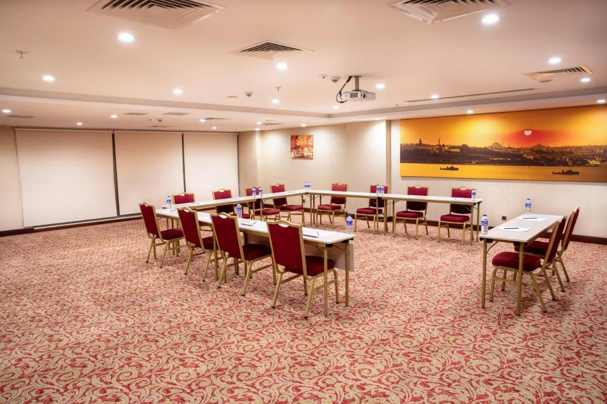 Image 6 of Grand Aras Hotel & Suites