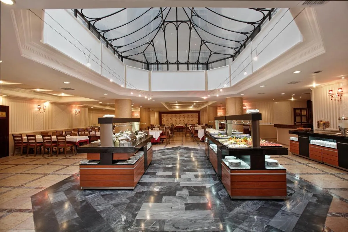 Image 4 of Grand Halic Goldenhorn