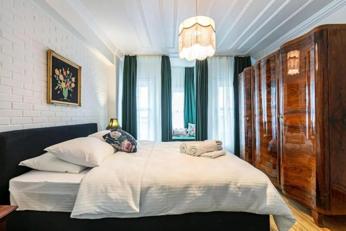 Image 5 of Historical 4-BR Home Steps from Beşiktaş Stadium & Bosphorus Views – Prime Nişantaşı Location!