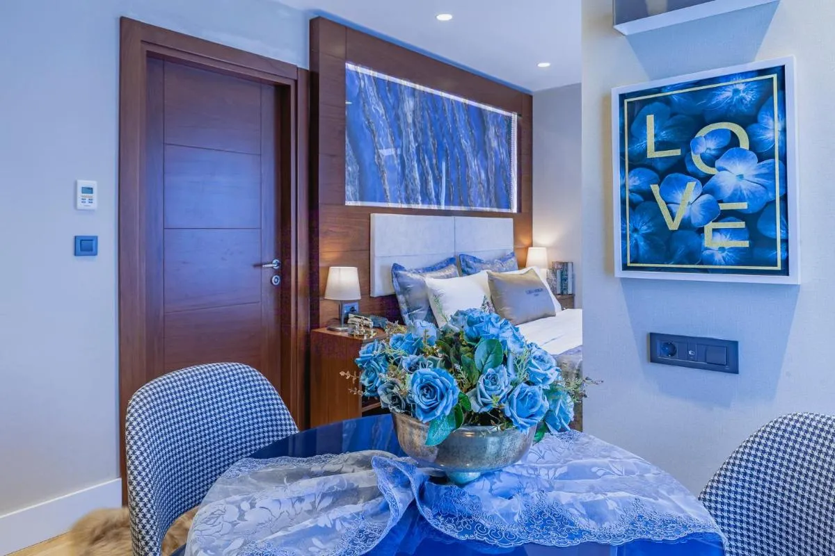 Image 4 of Lord Morgan & Exclusive Design Cihangir