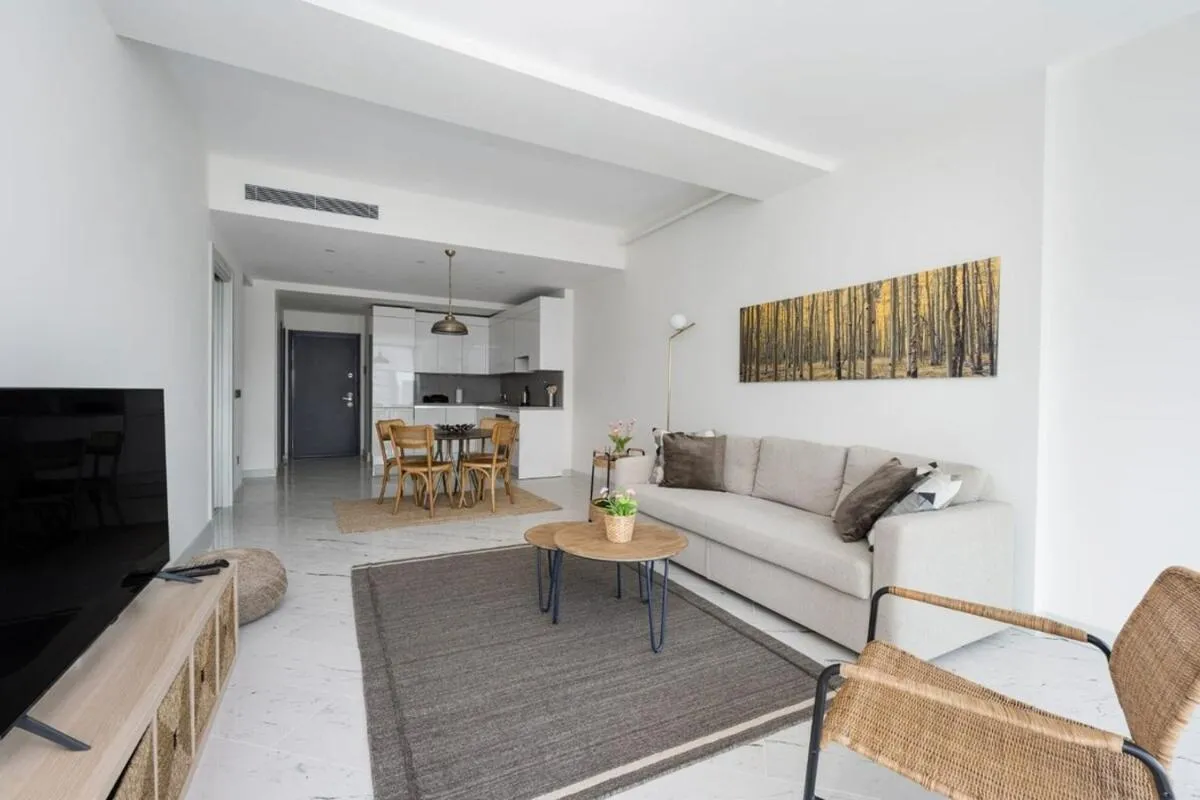 Image 5 of Lovely Modern 1bd Condo Views W Poolgym! #222