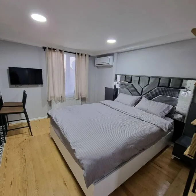 Image 3 of Luxurious and comfortable flat 7