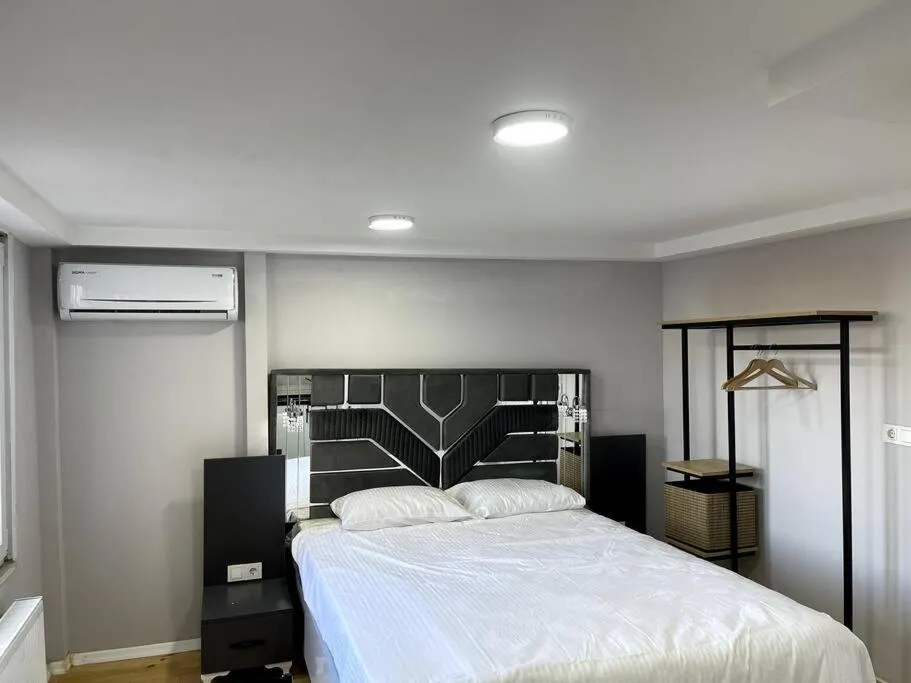 Image 2 of Luxurious and comfortable flat 7