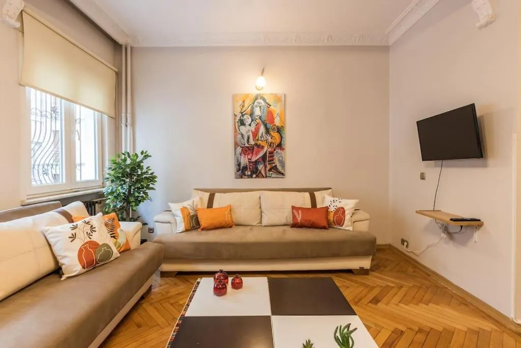 Image 4 of Luxury & Spacious 1BR Near CVK Bosphrous Taksim