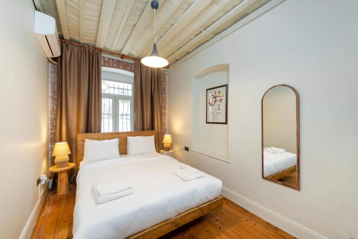 Image 1 of Maison Chic : Newly Renovated 3Br in City Center