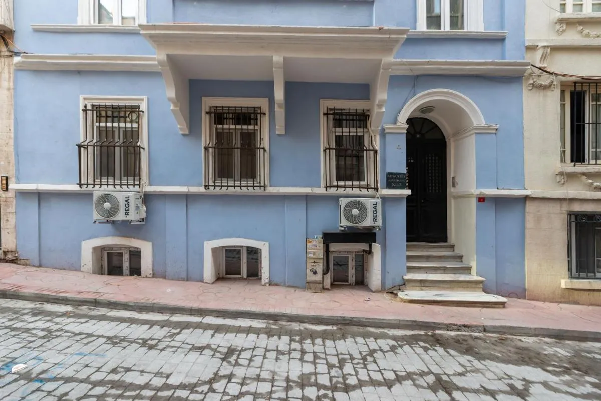 Image 5 of Maison Chic : Newly Renovated 3Br in City Center