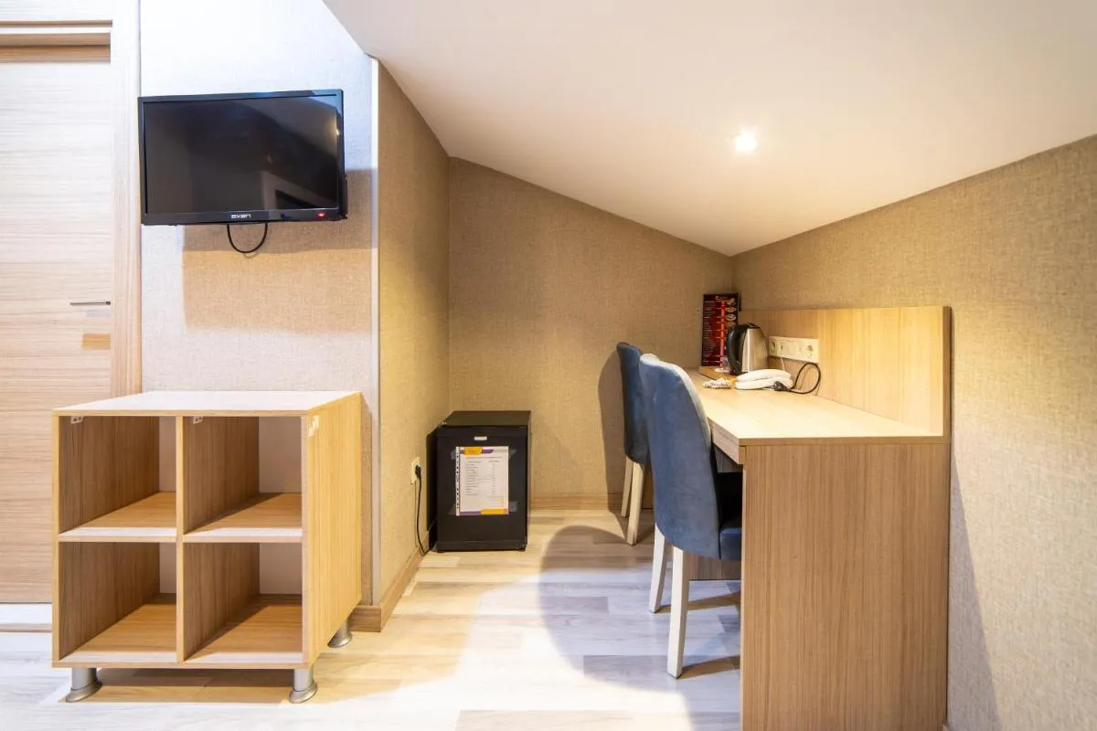 Image 3 of Mardy Hotel