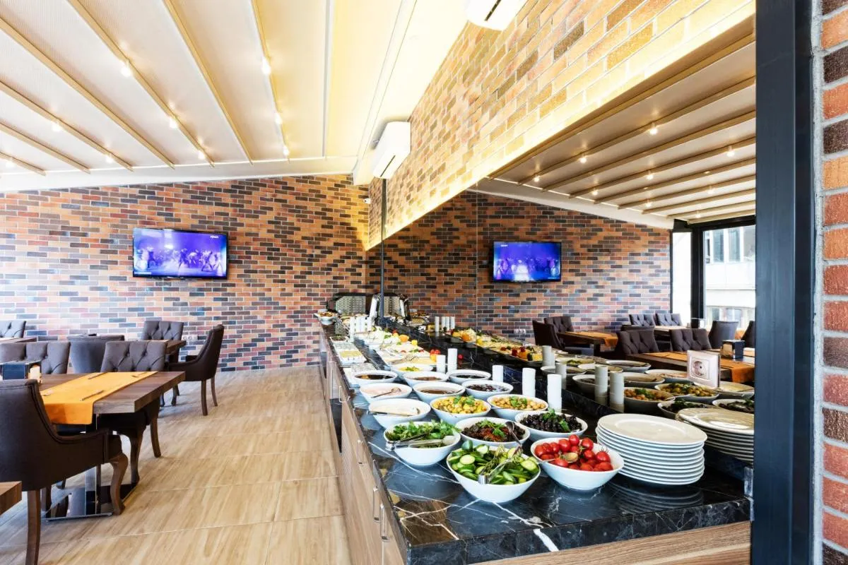 Image 3 of Mari Suites Hotel