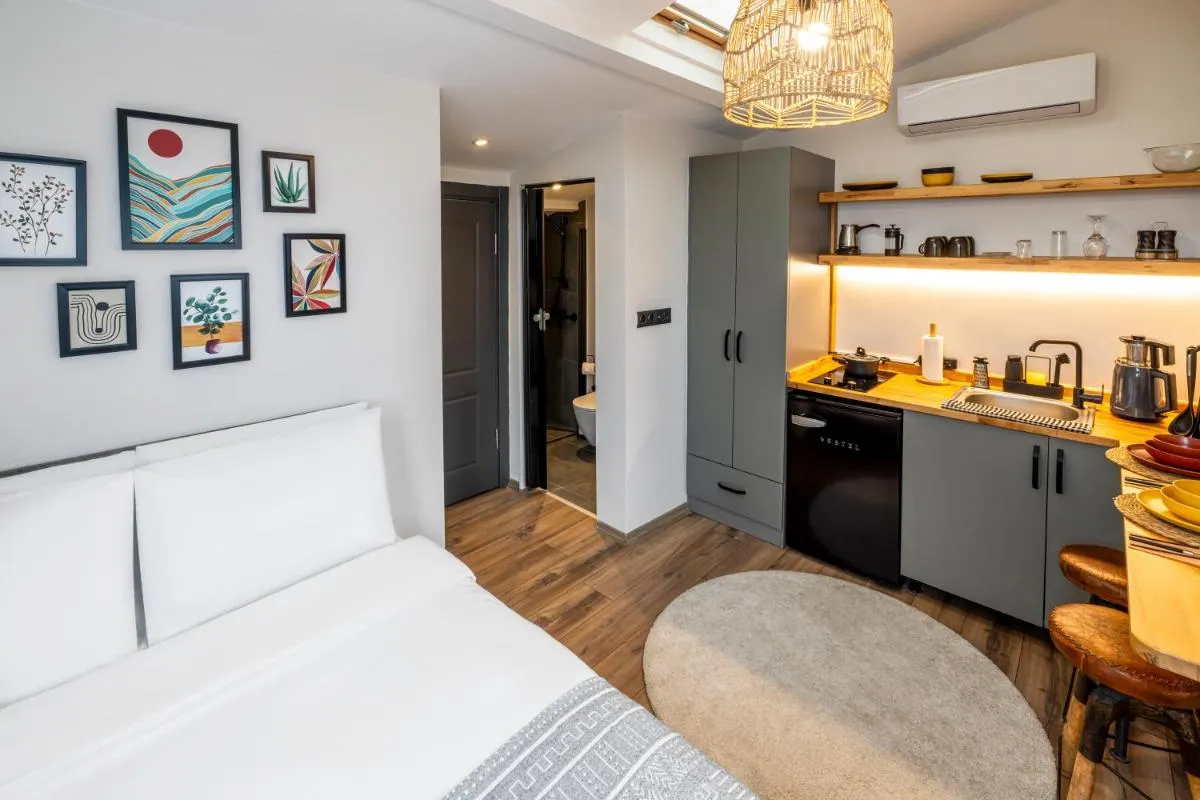 Image 1 of Mariposa Rooms Taksim