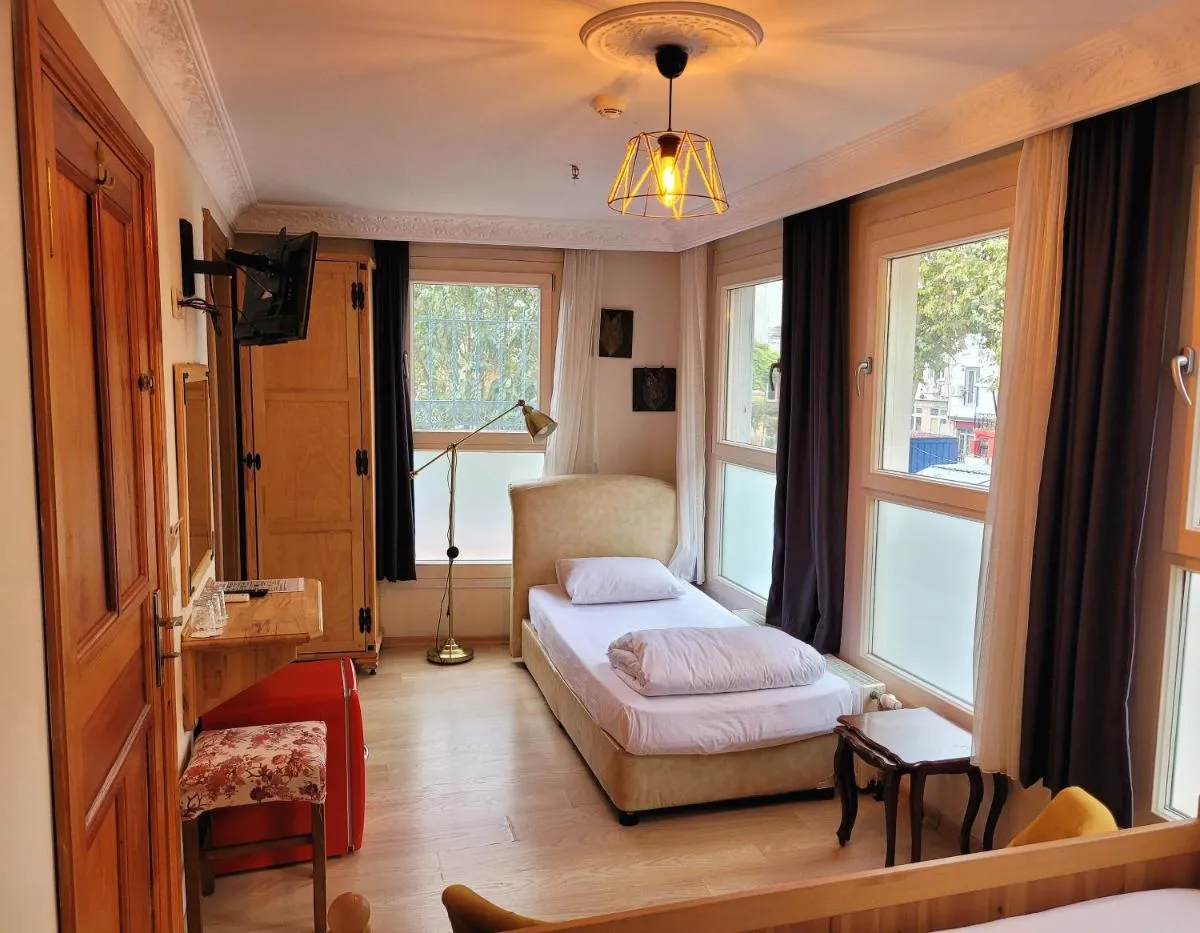 Image 5 of Masif House